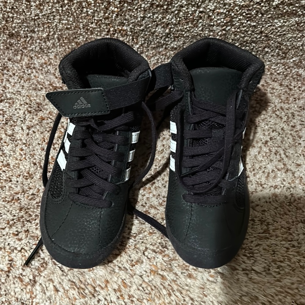Wrestling shoes
